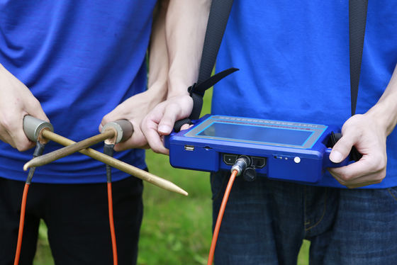 Rilevatore d'acqua PQWT con accuratezza del 95% e frequenze 36/40/56, intervallo di misurazione 0mV-2000mV per la localizzazione delle acque sotterranee