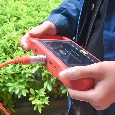 Rilevatore d'acqua PQWT-TCM con schermo LCD touch screen a 33 frequenze e portata di ricerca in superficie di 1500 m per indagini geofisiche